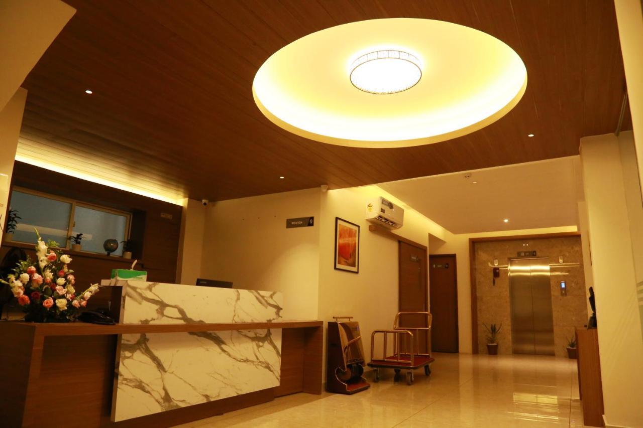 hotel picnic Manjeri Exterior foto